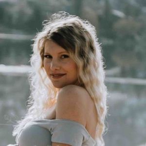 Meet your Posher, Hillary